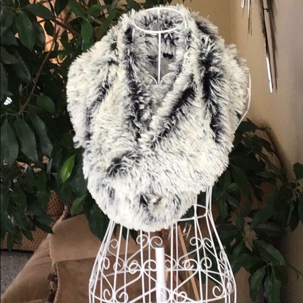 Gray scarf